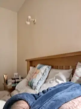 Snapshot of jonjoey123 chatting on 02-13-26, 07:15 jonjoey123 online show from 02-13-26, 07:15