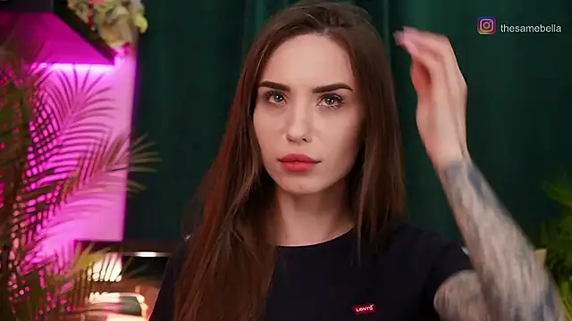 Snapshot of BabyYoda- chatting on 11-20-25, 01:06 BabyYoda- online show from 11-20-25, 01:06