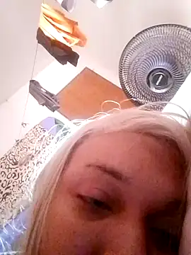 transgirl26 online show from 12-18-25, 10:21