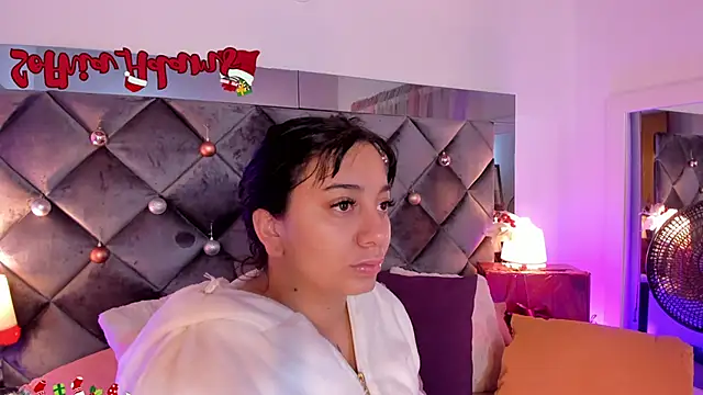 sofhiaa adaams online show from 12-24-24, 12:11