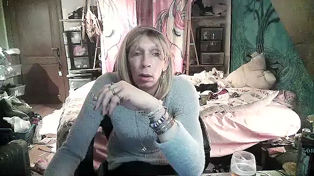 Ombeline1 online show from 01-24-25, 03:54