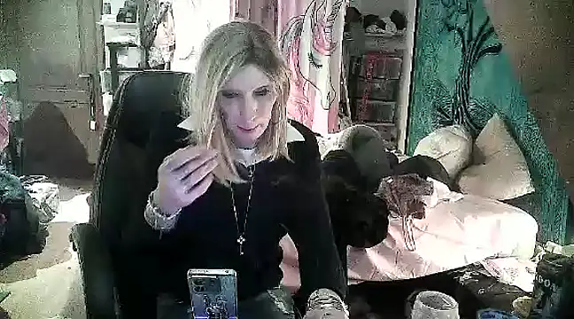 Ombeline1 online show from 01-30-25, 05:06