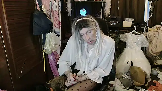 Ombeline1 online show from 11-28-25, 03:47