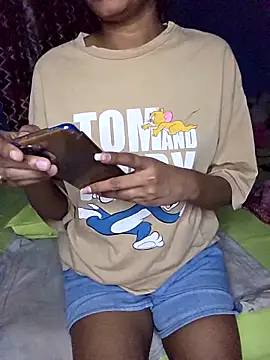 Triha 18 online show from 11-19-25, 01:44