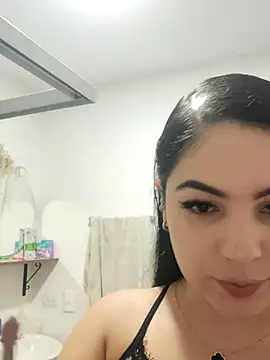 Lia Hurley online show from 12-14-25, 04:23