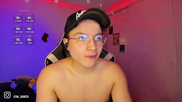 AustinSummerr online show from 12-31-24, 04:04
