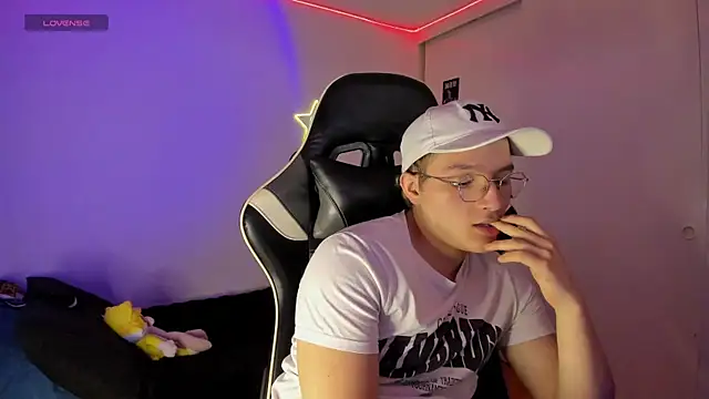 AustinSummerr online show from 03-18-25, 03:10