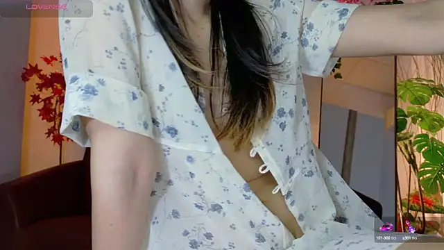 Snapshot of Kirei_kirei chatting on 01-02-25, 10:48 Kirei kirei online show from 01-02-25, 10:48