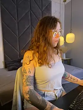 SophiePure online show from 10-14-25, 08:53