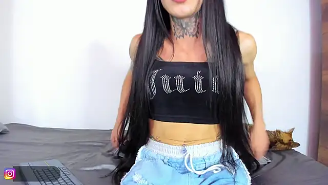 mariana preciado online show from 10-27-25, 03:32