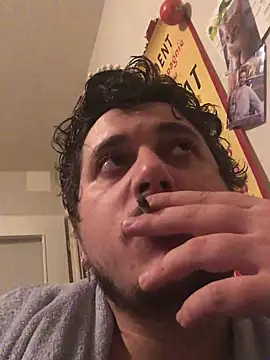 Snapshot of Daminou28 chatting on 12-18-24, 12:43 Daminou28 online show from 12-18-24, 12:43
