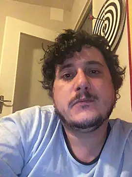 Snapshot of Daminou28 chatting on 01-06-25, 05:41 Daminou28 online show from 01-06-25, 05:41
