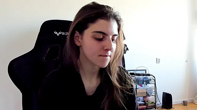 Snapshot of emmamurrr chatting on 10-07-25, 11:29 emmamurrr online show from 10-07-25, 11:29