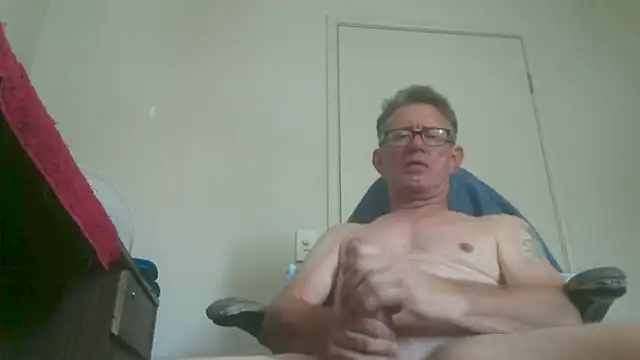 Snapshot of butseriouslykahnt chatting on 01-22-25, 12:48 butseriouslykahnt online show from 01-22-25, 12:48