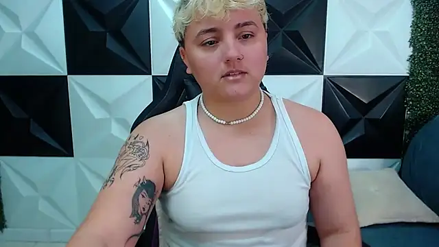 isabeautyx19 online show from 12-28-24, 05:57