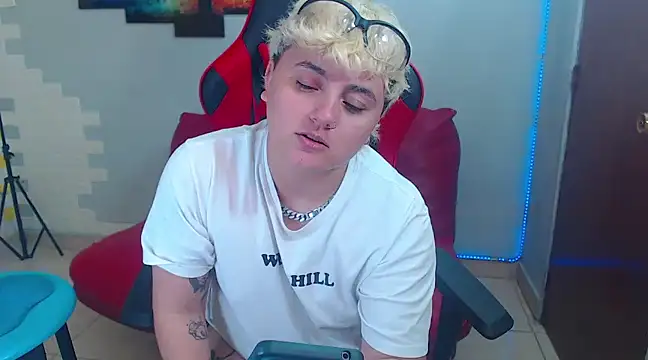 isabeautyx19 online show from 01-05-25, 08:10