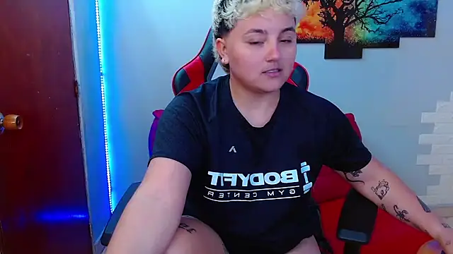 isabeautyx19 online show from 02-10-25, 05:25