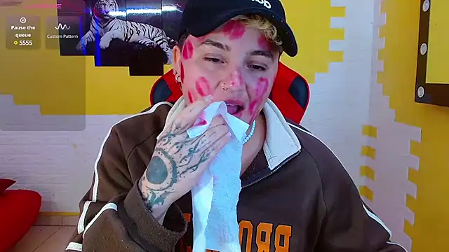 isabeautyx19 online show from 03-13-25, 01:32