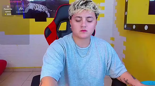 isabeautyx19 online show from 03-23-25, 03:54