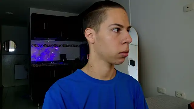 Snapshot of grey___27 chatting on 02-18-25, 11:22 grey 27 online show from 02-18-25, 11:22