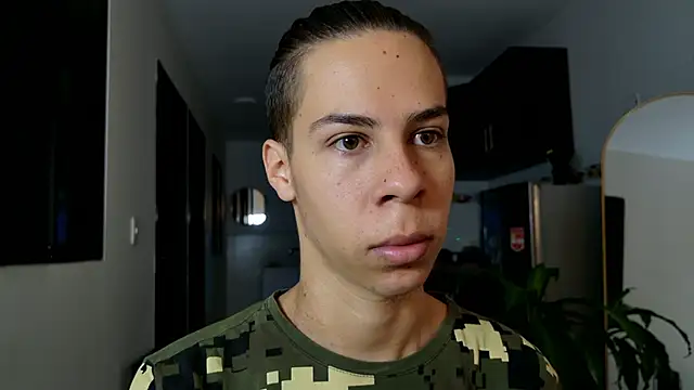 Snapshot of grey___27 chatting on 02-21-25, 11:11 grey 27 online show from 02-21-25, 11:11