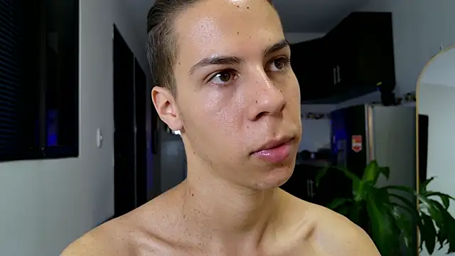 Snapshot of grey___27 chatting on 02-21-25, 11:32 grey 27 online show from 02-21-25, 11:32