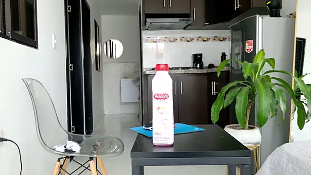 Snapshot of grey___27 chatting on 02-22-25, 05:24 grey 27 online show from 02-22-25, 05:24