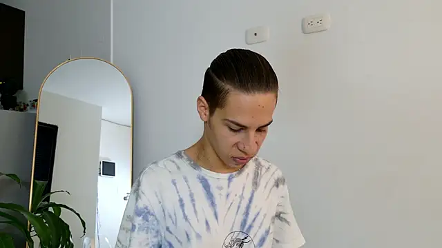 Snapshot of grey___27 chatting on 03-01-25, 11:17 grey 27 online show from 03-01-25, 11:17