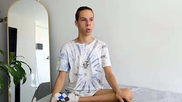 Snapshot of grey___27 chatting on 03-01-25, 02:23 grey 27 online show from 03-01-25, 02:23