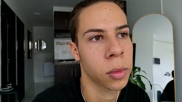 Snapshot of grey___27 chatting on 03-05-25, 03:07 grey 27 online show from 03-05-25, 03:07