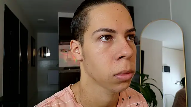 Snapshot of grey___27 chatting on 03-06-25, 11:03 grey 27 online show from 03-06-25, 11:03