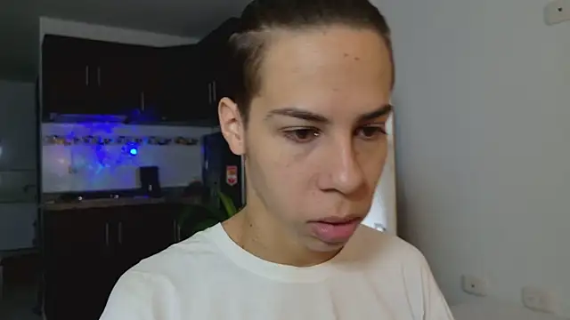 Snapshot of grey___27 chatting on 03-12-25, 10:59 grey 27 online show from 03-12-25, 10:59