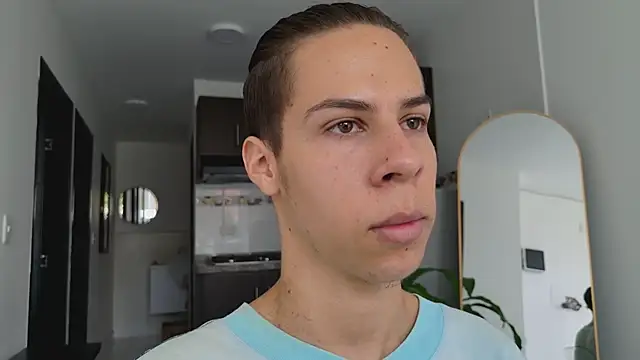 Snapshot of grey___27 chatting on 03-14-25, 02:30 grey 27 online show from 03-14-25, 02:30