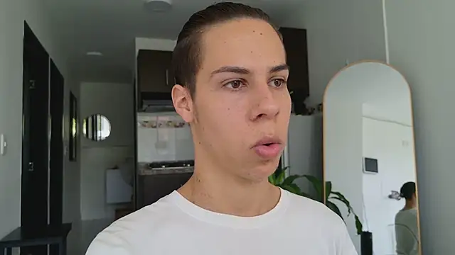 Snapshot of grey___27 chatting on 03-16-25, 08:32 grey 27 online show from 03-16-25, 08:32