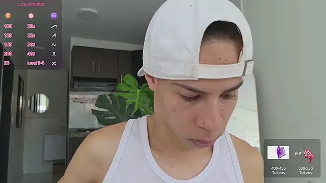 Snapshot of grey___27 chatting on 09-29-25, 12:54 grey 27 online show from 09-29-25, 12:54