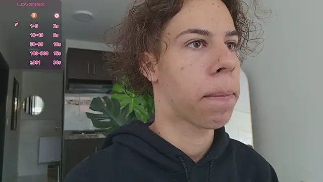 Snapshot of grey___27 chatting on 10-01-25, 12:22 grey 27 online show from 10-01-25, 12:22