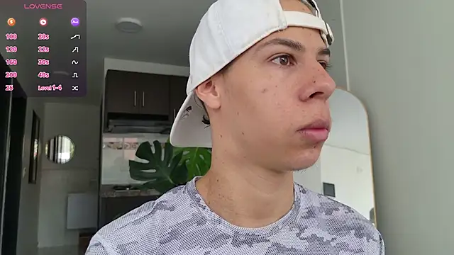 Snapshot of grey___27 chatting on 10-03-25, 12:02 grey 27 online show from 10-03-25, 12:02