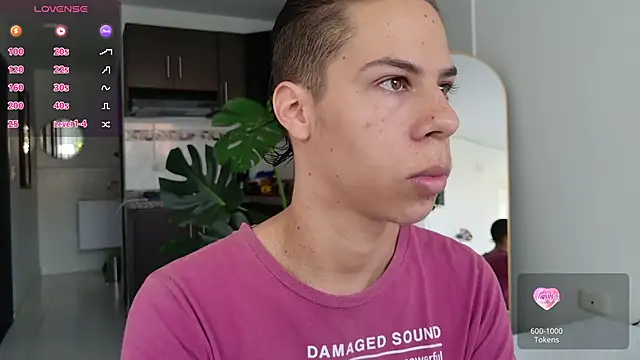 Snapshot of grey___27 chatting on 11-10-25, 12:15 grey 27 online show from 11-10-25, 12:15