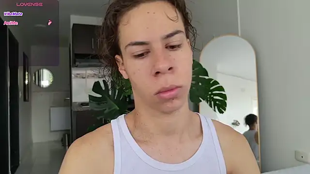 Snapshot of grey___27 chatting on 11-14-25, 12:26 grey 27 online show from 11-14-25, 12:26