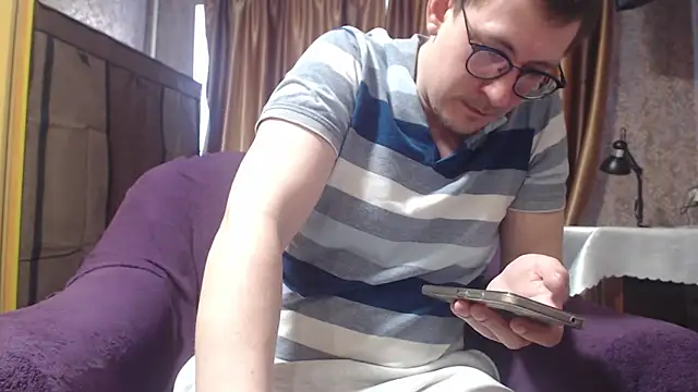 Snapshot of nicenike47 chatting on 04-15-26, 06:53 nicenike47 online show from 04-15-26, 06:53