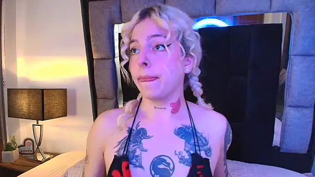 Bonnie vega online show from 03-04-25, 07:54