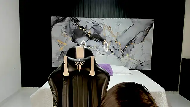 Ivy 16 online show from 01-15-25, 12:04