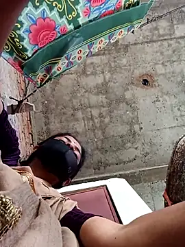 Snapshot of Mamta_Chaterjee chatting on 11-27-25, 02:35 Mamta Chaterjee online show from 11-27-25, 02:35