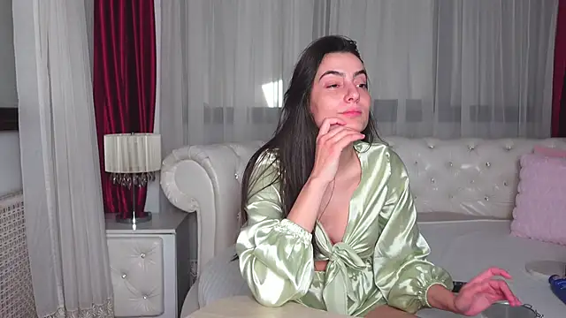 Snapshot of NinaCrystal1 chatting on 01-15-25, 08:09 NinaCrystal1 online show from 01-15-25, 08:09