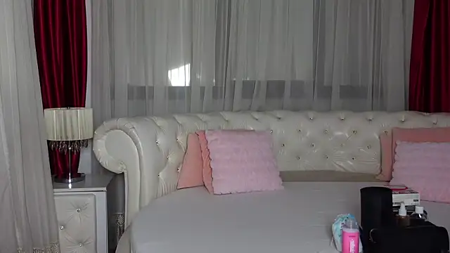 Snapshot of NinaCrystal1 chatting on 02-14-25, 06:12 NinaCrystal1 online show from 02-14-25, 06:12