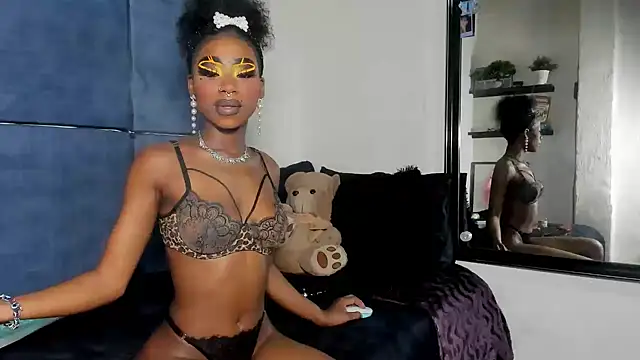 Snapshot of Ebonydollxx chatting on 02-27-26, 11:27 Ebonydollxx online show from 02-27-26, 11:27