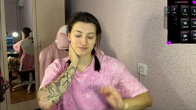Katrin  kiss online show from 01-22-25, 05:17