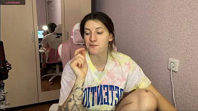 Katrin  kiss online show from 01-29-25, 05:13
