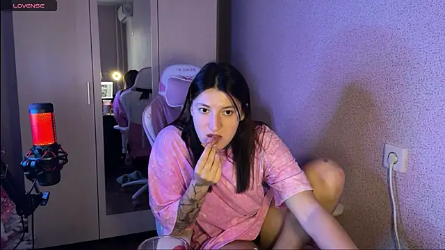 Katrin  kiss online show from 01-30-25, 02:25