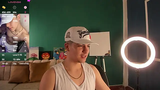 Snapshot of Brat_ chatting on 02-10-25, 12:39 Brat online show from 02-10-25, 12:39